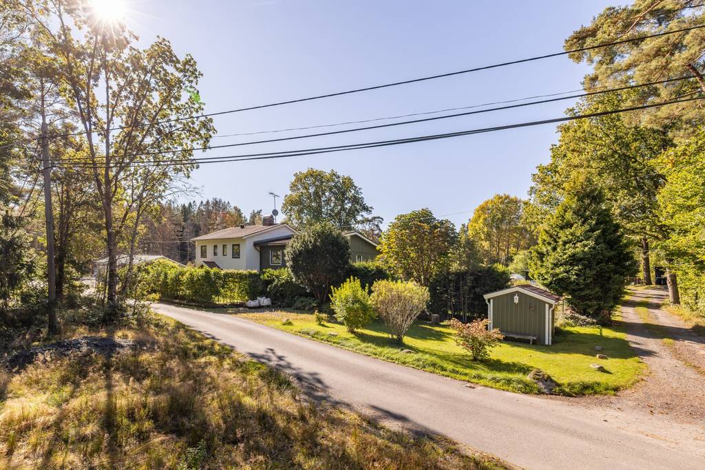 Bergums furåsväg 8, Olofstorp